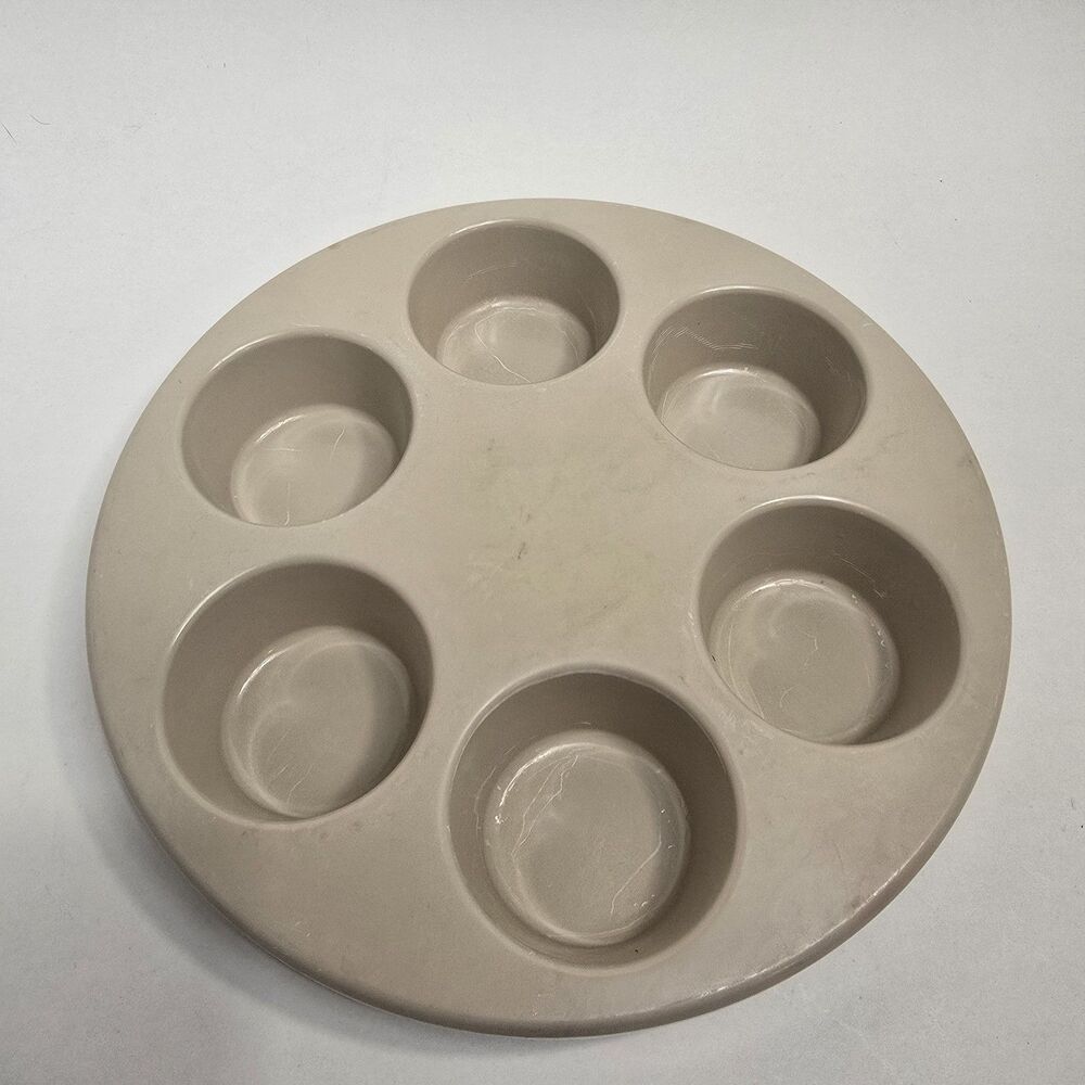 Anchor Hocking 6 Muffin Microware Cupcake Pan PM 447-TI 486 3 Beige 9.75"
